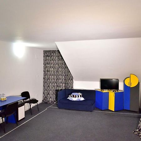 Pensiunea La Safari Târgu Neamț Exterior photo