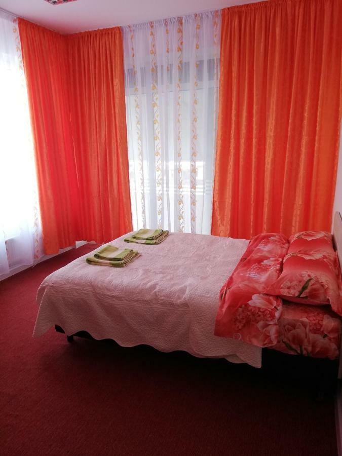 Pensiunea La Safari Târgu Neamț Exterior photo