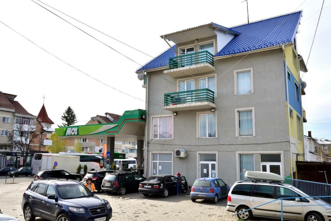 Pensiunea La Safari Târgu Neamț Exterior photo