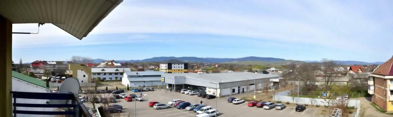 Pensiunea La Safari Târgu Neamț Exterior photo
